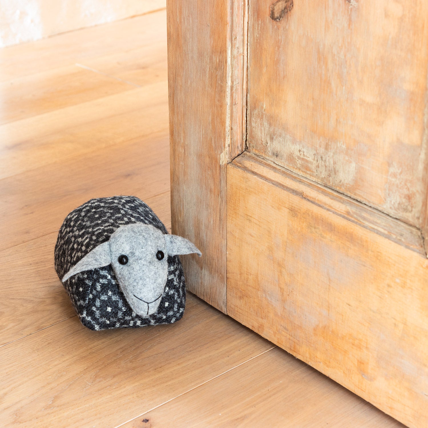 Vintage Rose Doorstop Sheep – Melin Tregwynt